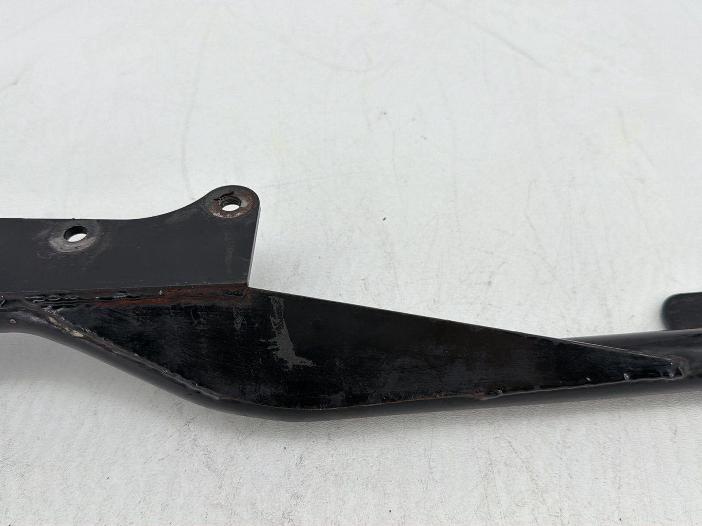 2009 Harley Dyna Street Bob OEM Exhaust Muffler Interconnect Bracket Support Bar