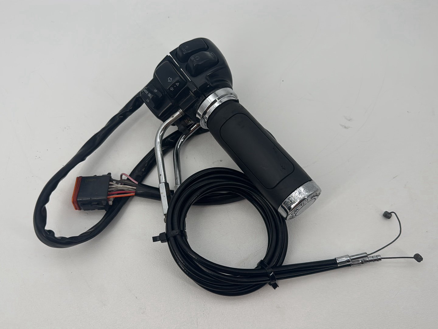 1999 - 2006 Harley-Davidson Touring Electra Glide Classic Right Engine Start Kill Switches Controls 71684-06A