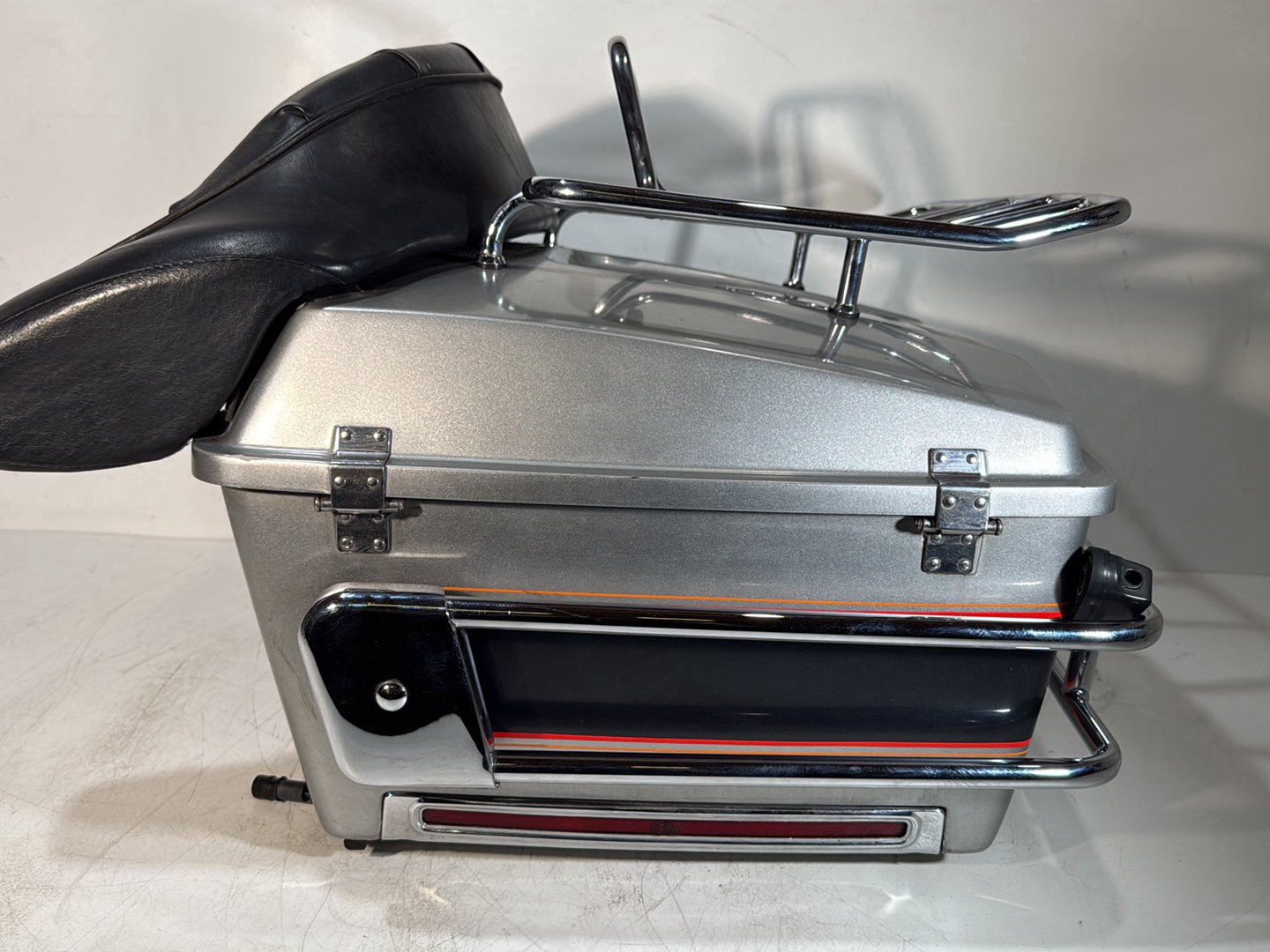 1984 - 1998 Harley-Davidson Touring Electra Glide Classic Rear Tour Pak Trunk Luggage Box NOKey 53275-90