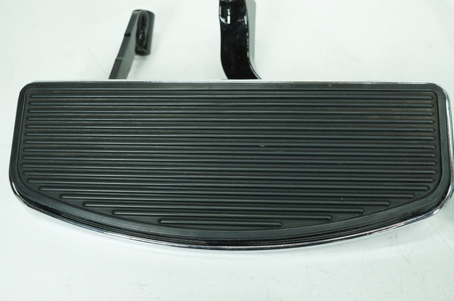 2007 - 2012 Harley-Davidson Touring Electra Glide Ultra Left Right Driver & Pass Floorboard Foot Rest 50614-06