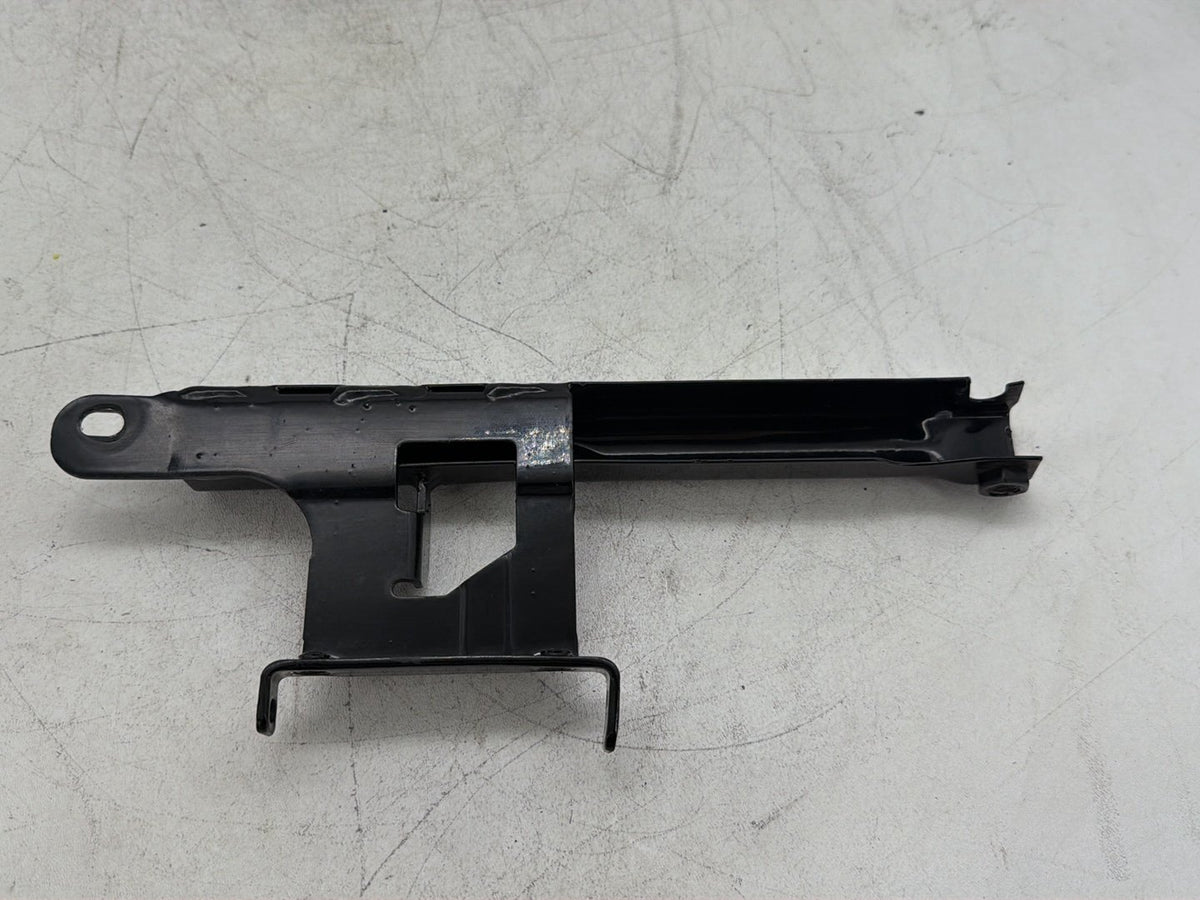 2003 Harley Softail Deuce FXSTD OEM Seat Bracket Mount Support Mounting