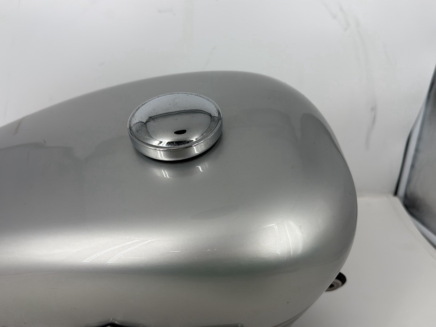 2003 Harley Sportster XL1200C 1200 Custom Anniversary OEM Fuel Gas Tank Gasoline Reservoir