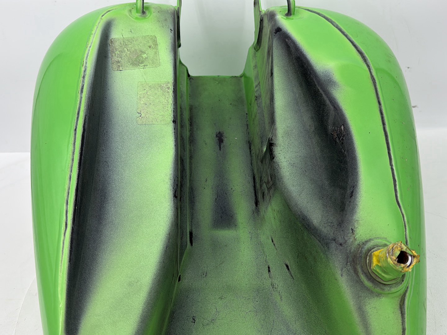 1999 - 2006 Harley-Davidson Touring Electra Glide Fuel Gas Tank Gasoline Reservoir 	61356-03