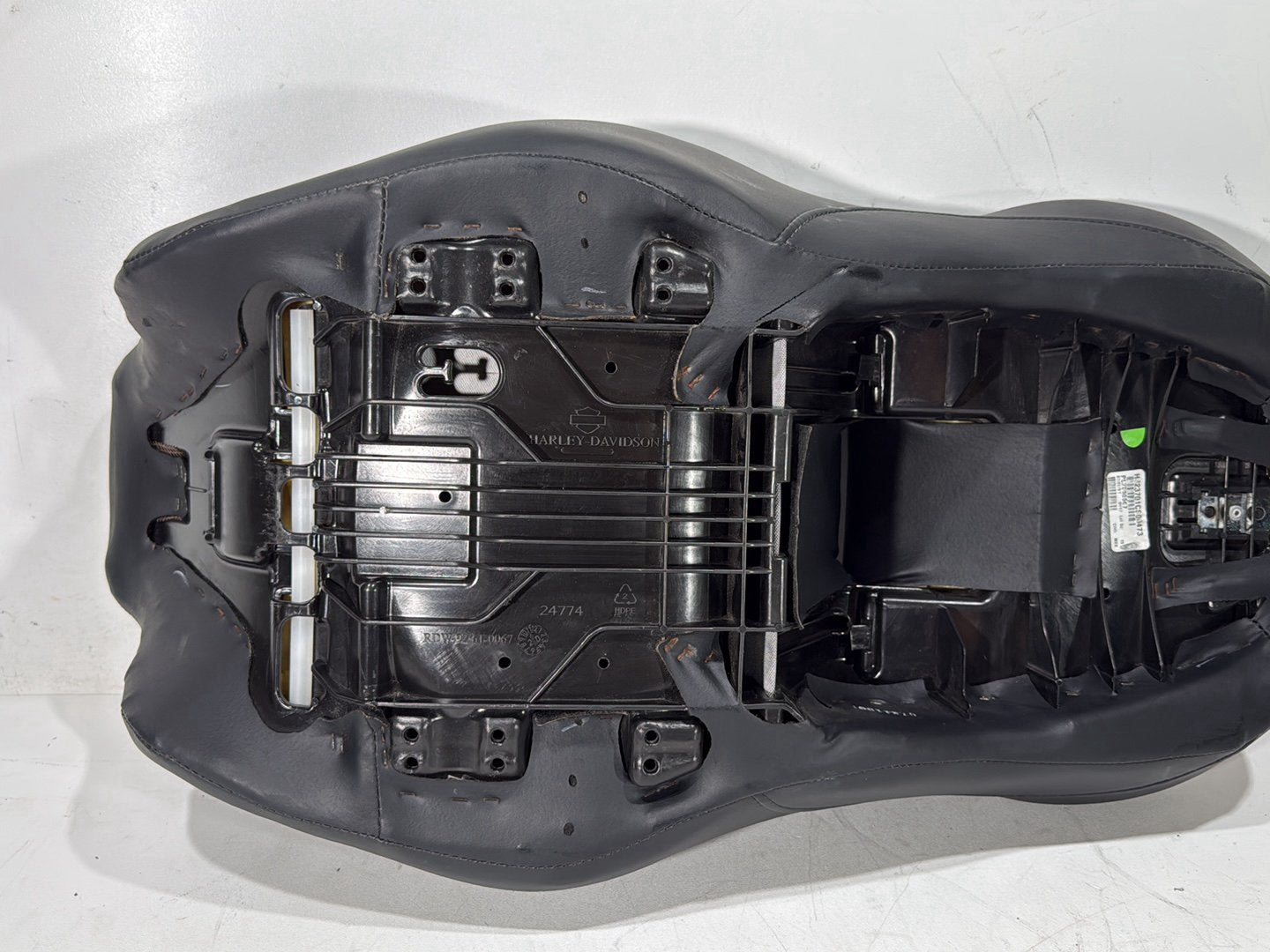 2010 Harley Street Glide Touring FLHX OEM Passenger Rider Driver Seat Saddle