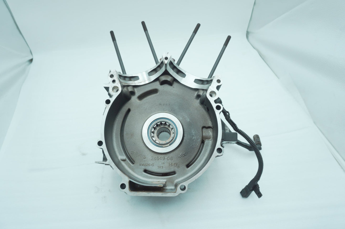 2007 - 2011 Harley-Davidson Touring Electra Glide Crankcase Shaft Engine Motor Cover 24649-06