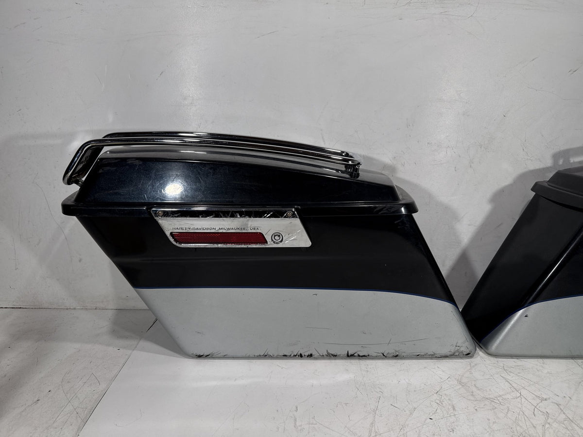 2012 Harley Electra Glide Touring Ultra OEM Left Right Saddlebags Luggage NOKey