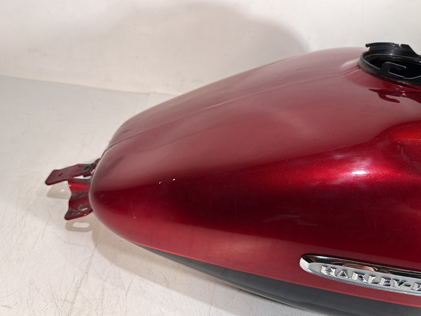 2008 - 2016 Harley-Davidson Touring Electra Glide Ultra Fuel Gas Tank Gasoline Reservoir 61356-08