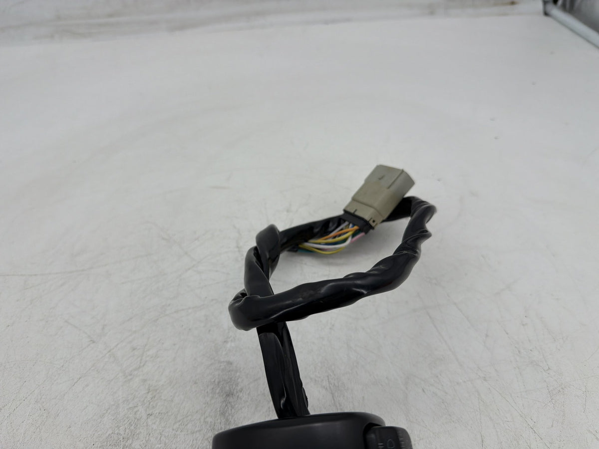 12 Harley Street Glide Touring OEM Left Turn Signal Headlight Switches Controls