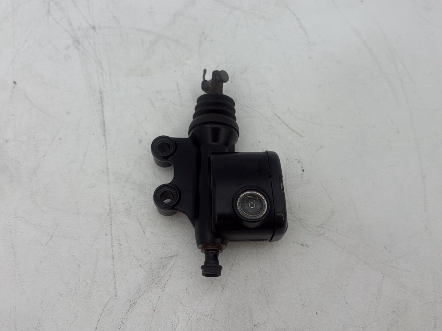 2011 Harley Electra Glide Ultra FLHTK OEM Rear Brake Master Cylinder Reservoir