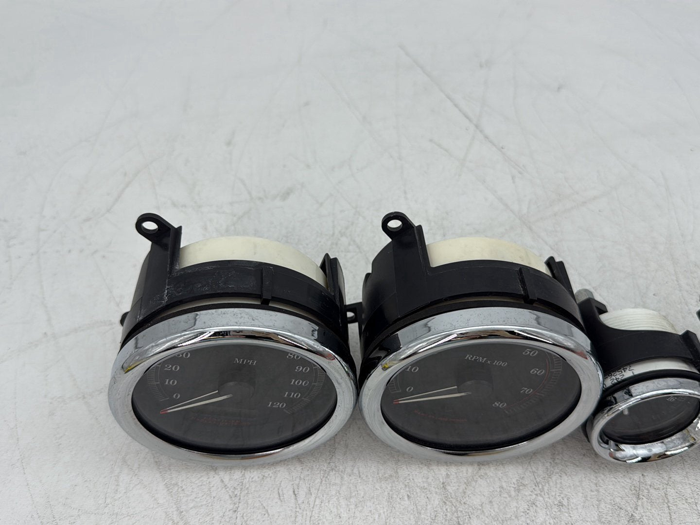 2005 Harley Electra Glide Touring Ultra FLHTCUI OEM Air Oil Volt Fuel Tacho Speedo Gauges