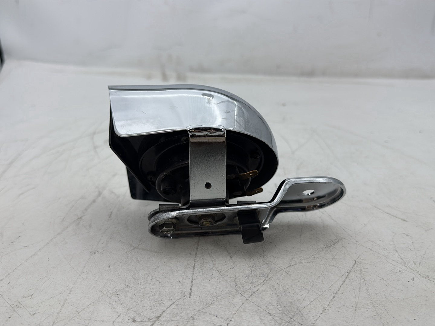 2005 Harley Heritage Softail Classic FLSTCI OEM Horn Signal Klaxon Chrome Cover