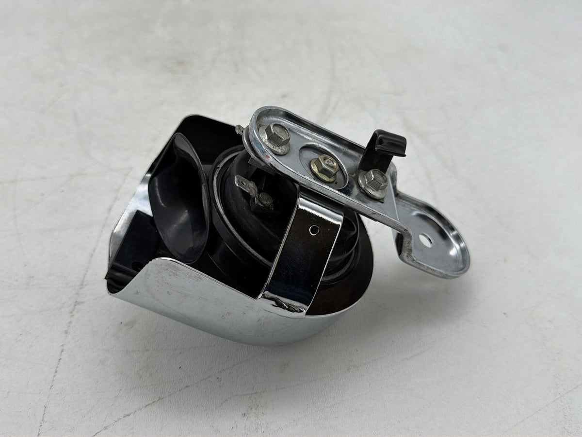 2007 Harley Electra Glide Touring Ultra OEM Horn Signal Klaxon Chrome Cover