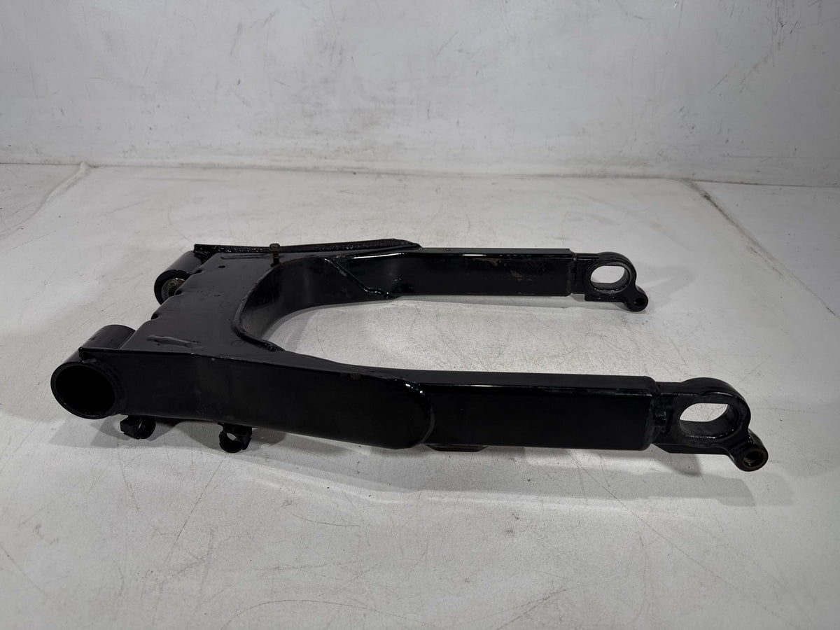 2002 Harley Electra Glide Touring Classic OEM Rear Fork Swingarm Swing Arm