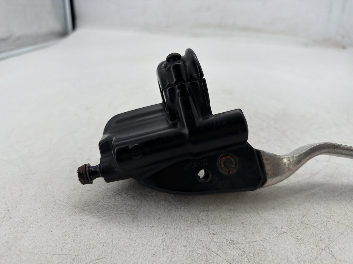 11 Harley Street Glide Touring FLHX-103 OEM Rear Brake Master Cylinder Reservoir