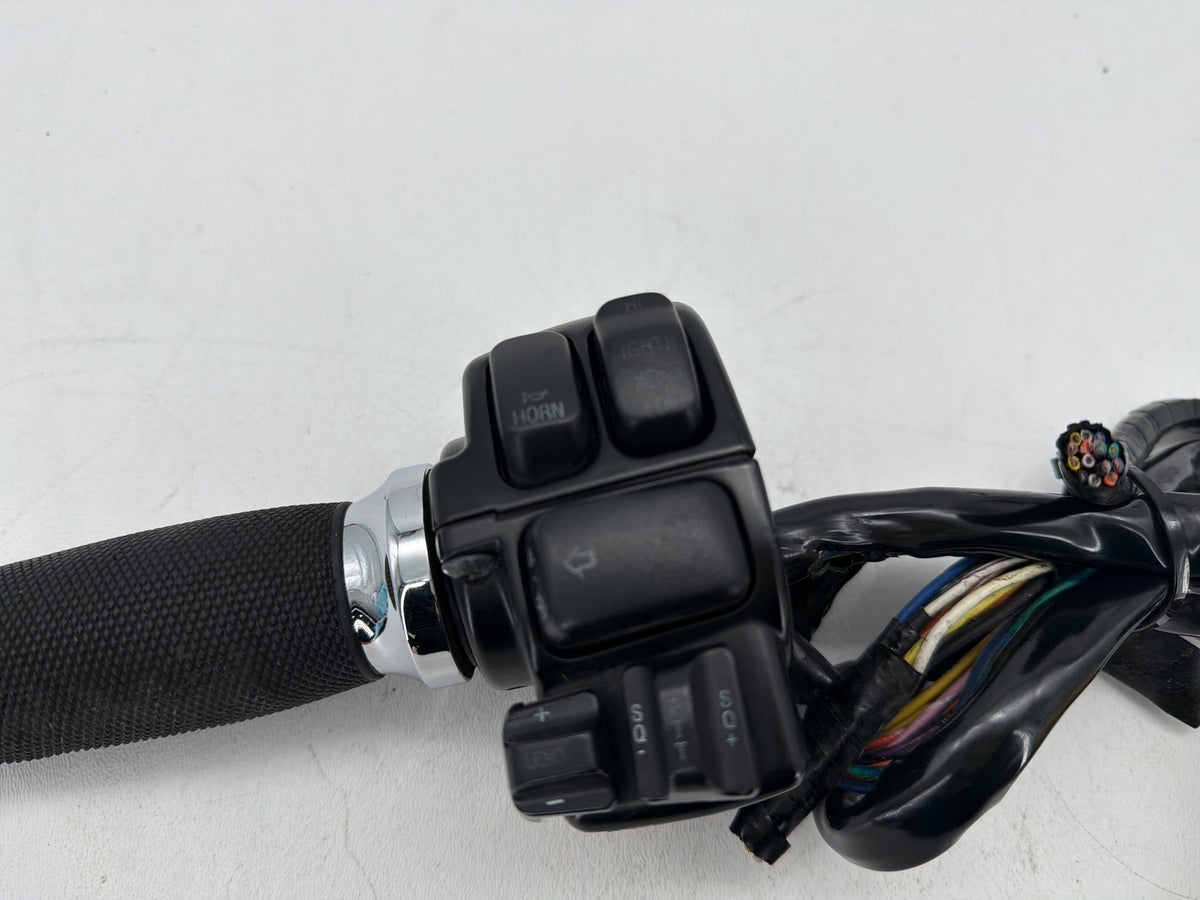 11 Harley Electra Glide Touring OEM Left Turn Signal Headlight Switches Controls