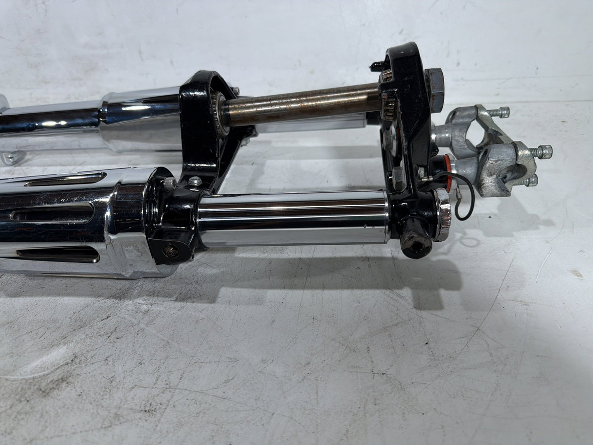 10 Harley Street Glide Touring OEM Front Triple Tree Set LH RH Fork Legs Sliders