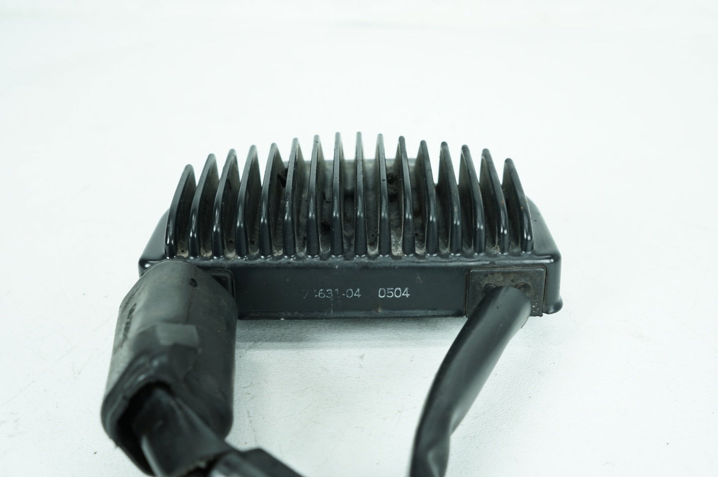 1999 - 2006 Harley-Davidson Dyna Wide Glide Voltage Regulator Rectifier  74631-04