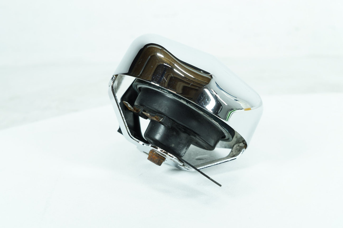 2007 - 2017 Harley-Davidson Dyna Switchback Horn Signal Klaxon Chrome Cover 69012-93A