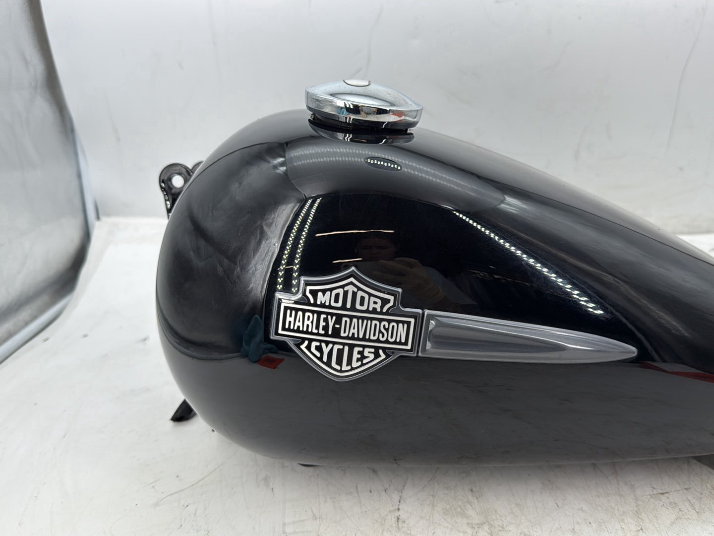 2012 Harley Dyna FXDF Fat Bob OEM Fuel Gas Tank Gasoline Reservoir