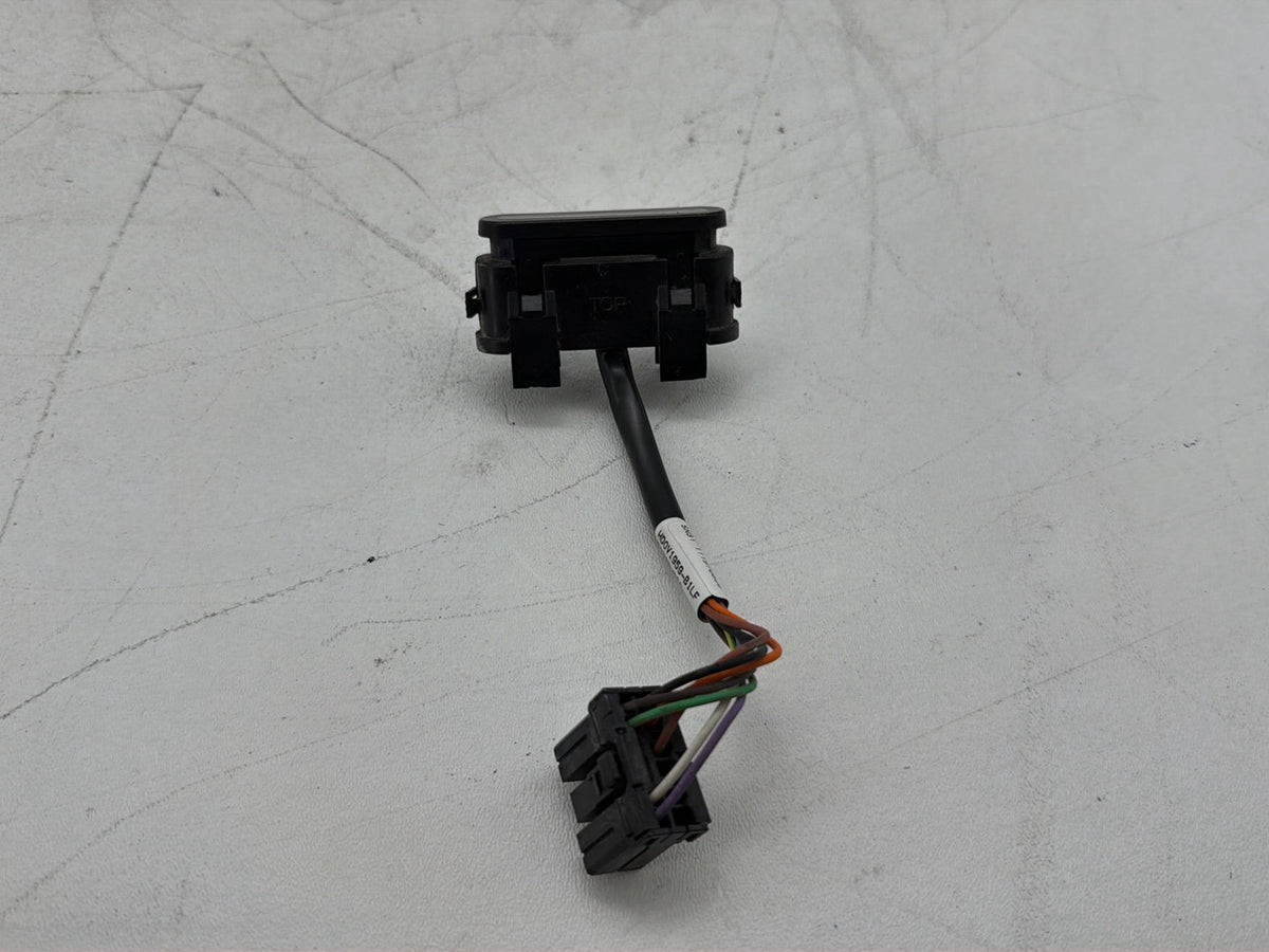 2012 Harley Electra Glide Touring OEM Dash Indicator Lamp Wire Plug 68789-96A