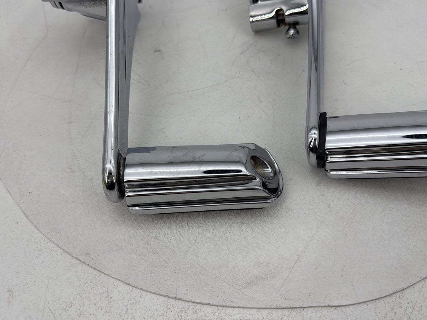 2007 - 2011 Harley-Davidson Touring Electra Glide Ultra Passenger Left & Right Foot Pegs Kuryakyn