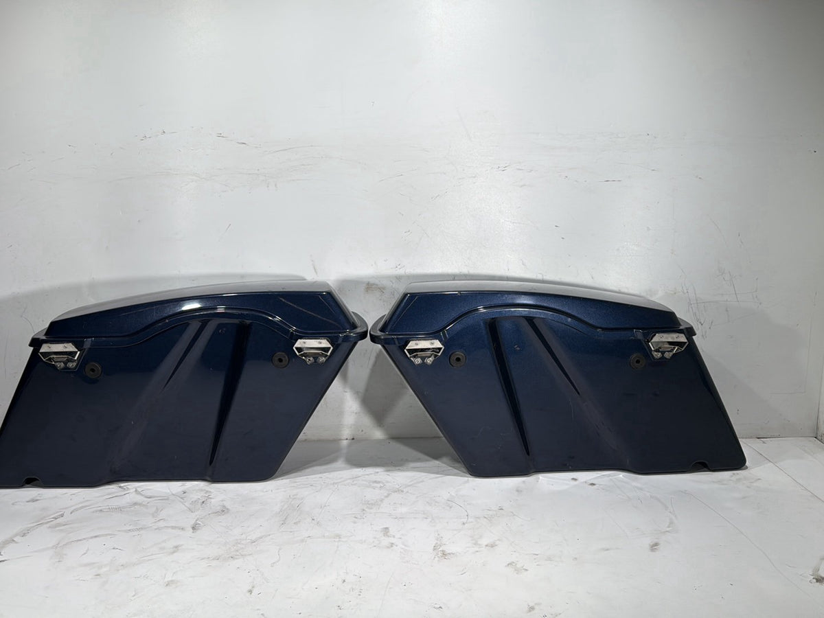 2009 Harley Street Glide Touring FLHX OEM Left Right Saddlebags Luggage NOKey