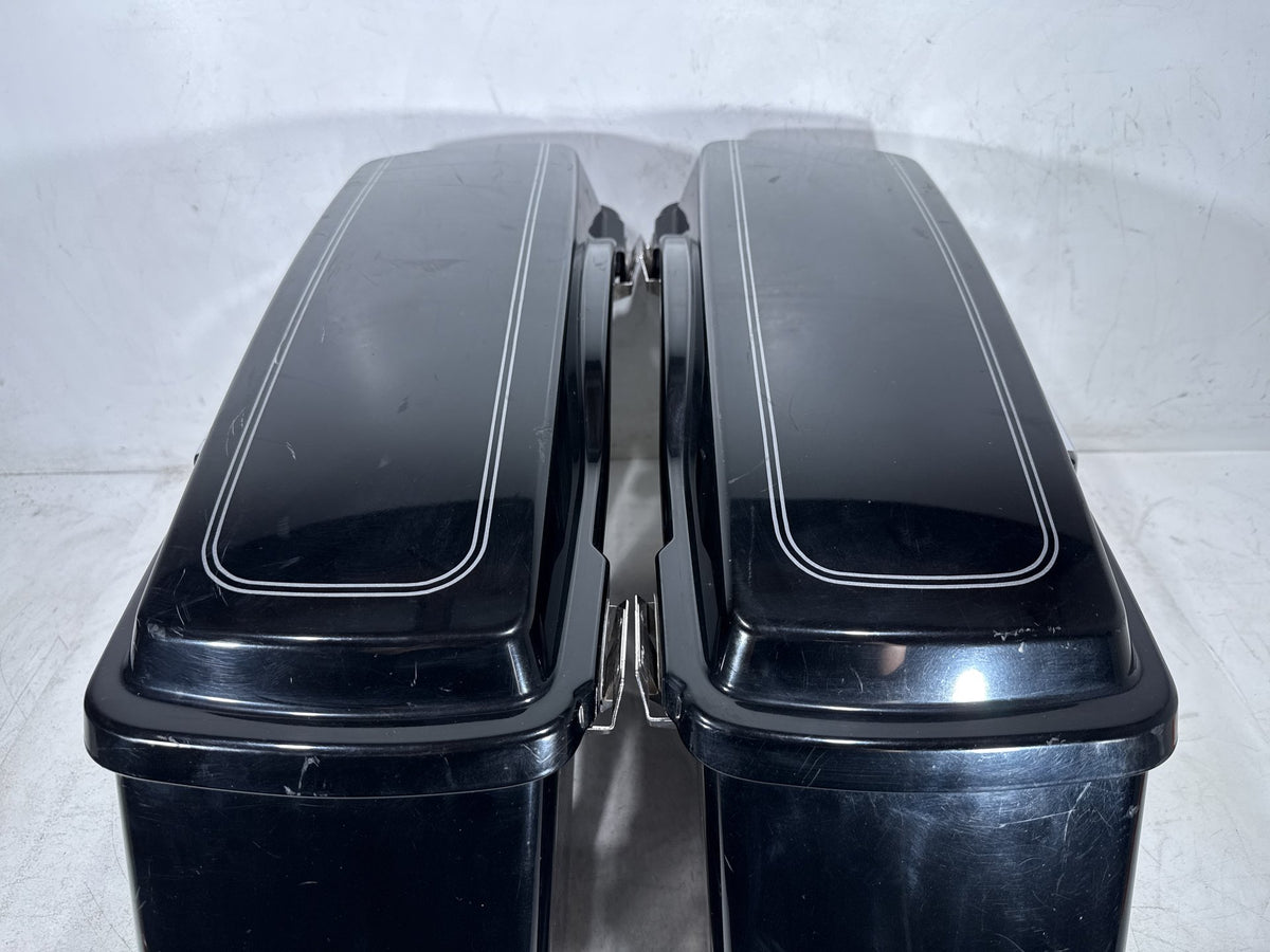 2009 Harley Electra Glide Touring Ultra OEM Left Right Saddlebags Luggage NOKey