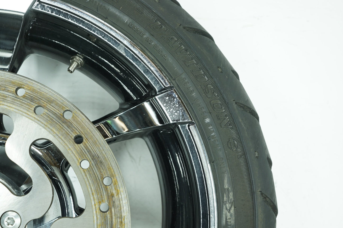 2008 - 2016 Harley-Davidson Touring CVO Road Glide Rear Wheel Rim Tire 40225-10