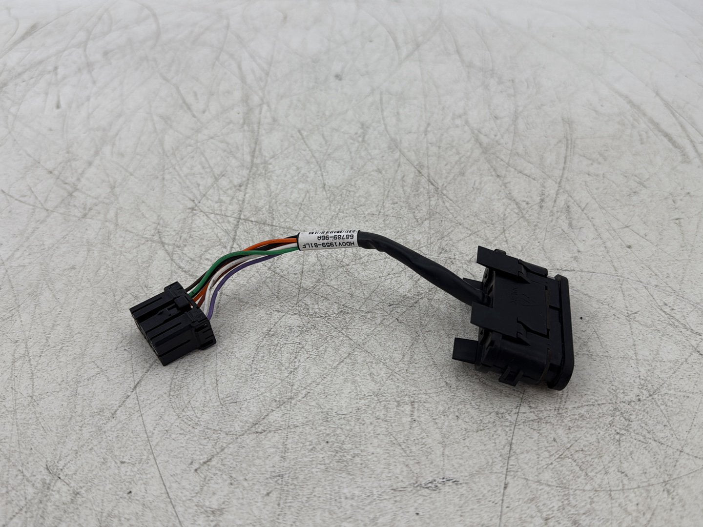 2011 Harley Street Glide Touring FLHX OEM Dash Indicator Lamp Wire Plug 68789-96A