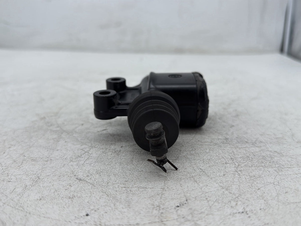 2009 Harley Road King Touring Police OEM Rear Brake Master Cylinder Reservoir