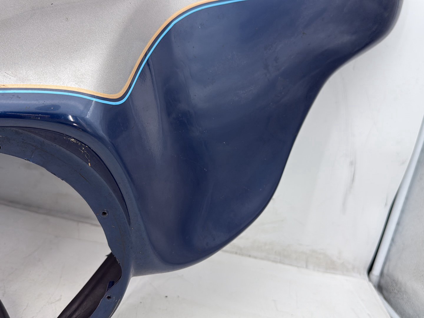 1998 Harley Touring FLHTCUI Electra Glide Ultra OEM Front Outer Batwing Fairing Cover