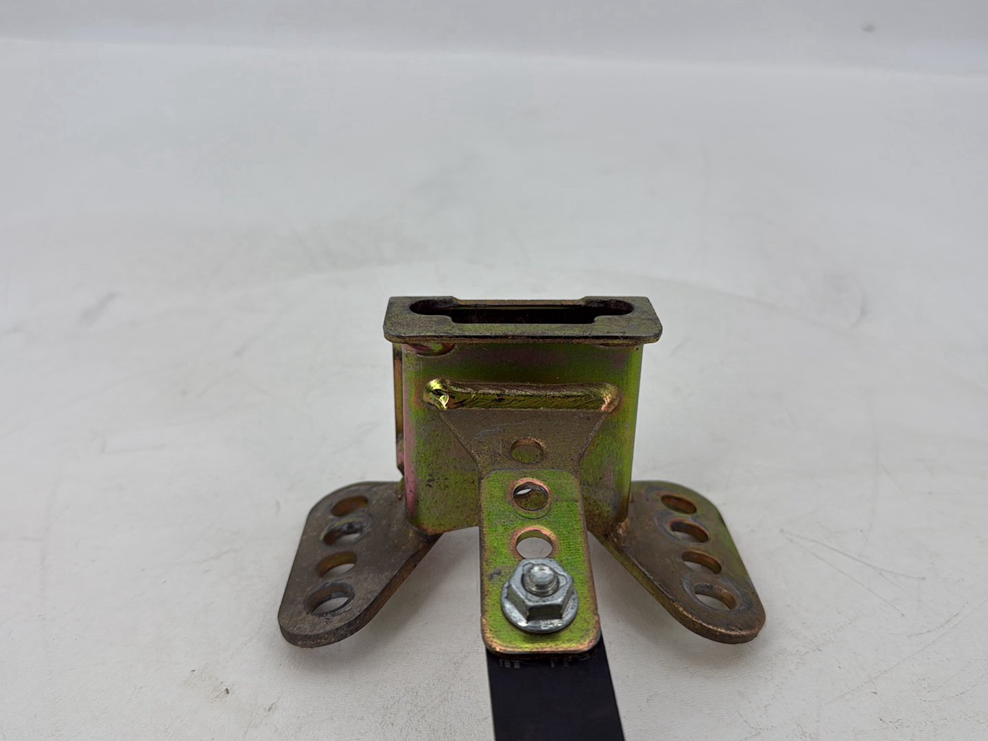 2007 - 2011 Harley-Davidson Touring Electra Glide Ultra Front Driver Rider Backrest Bracket Mount 52589-09A