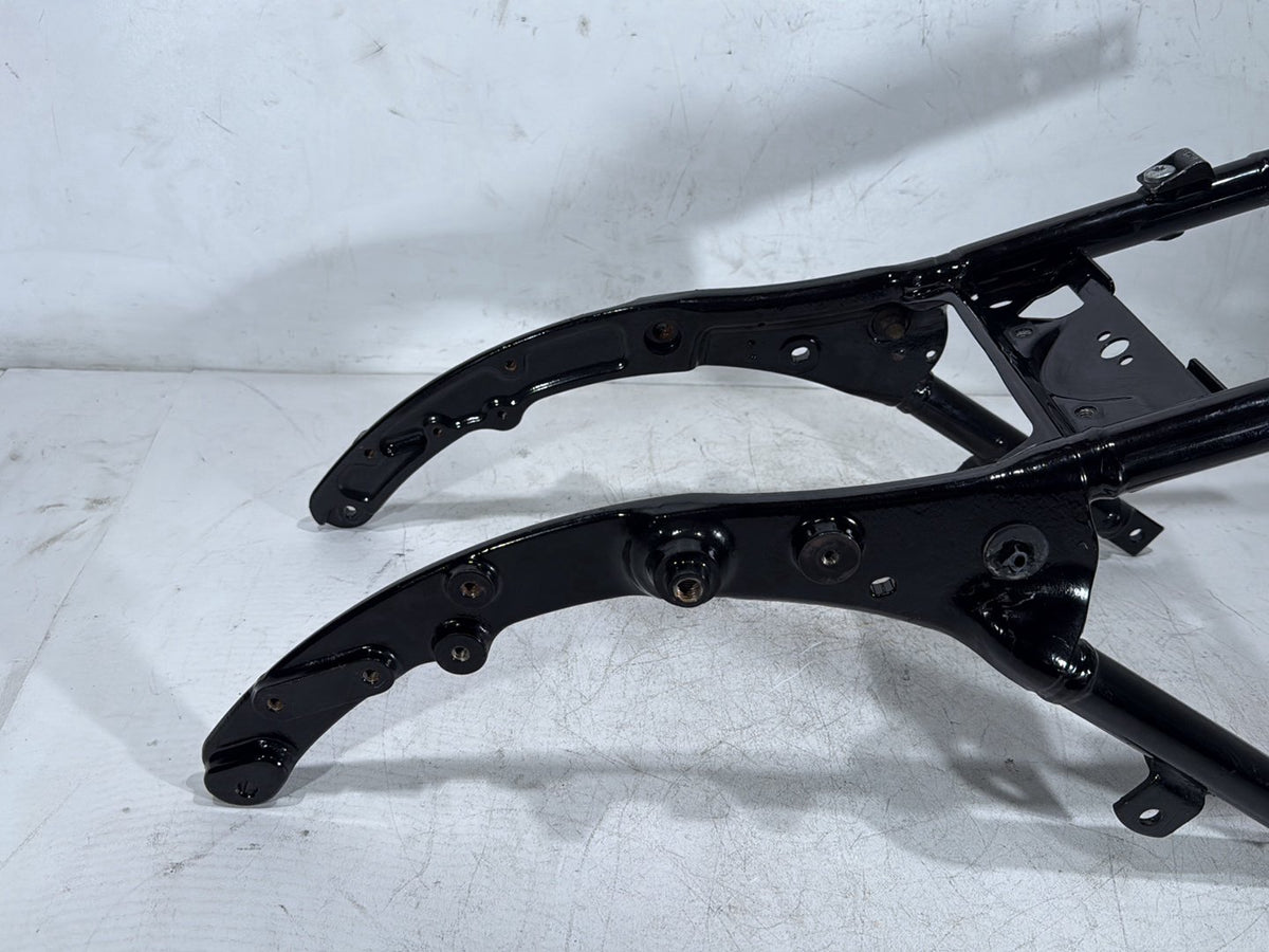 11 Harley Road Glide Touring FLTRX OEM Rear Back Sub Frame Rail Bar 48079-09BHP