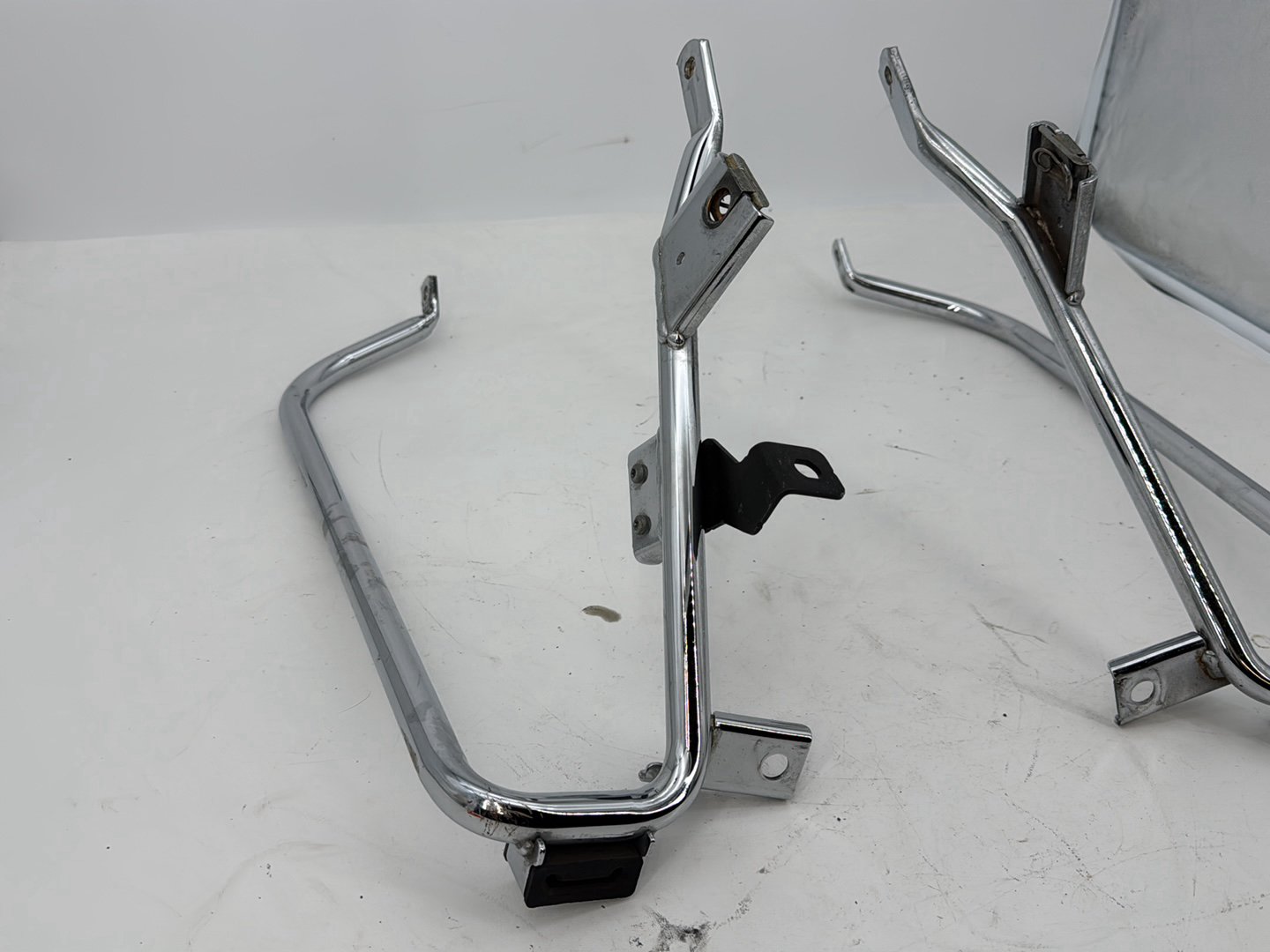 2007 - 2012 Harley-Davidson Touring Road Glide Rear Left Right Saddlebag Guard Rails Bar 	49206-09