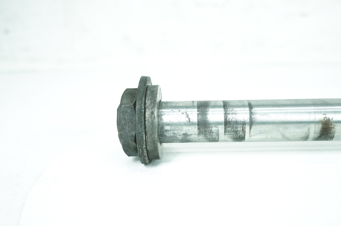 2008 - 2016 Harley-Davidson Touring Street Glide Rear Wheel Axle Bolt Shaft 41056-09