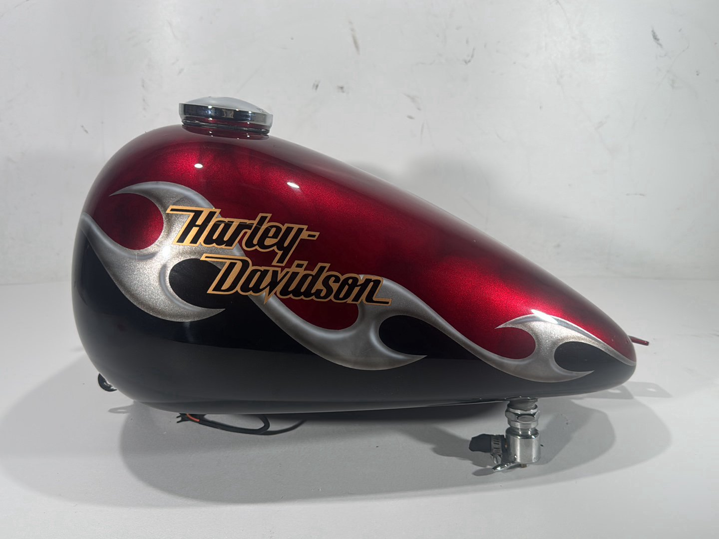 2004 Harley Softail FLSTC Heritage Classic OEM Fuel Gas Tank Gasoline Reservoir