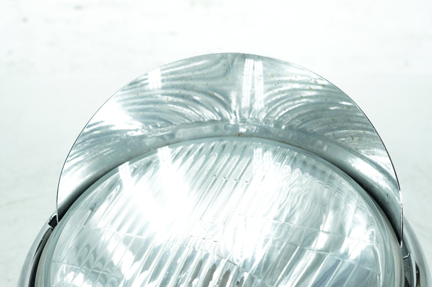 1984 - 1998 Harley-Davidson Touring Electra Glide Ultra Headlight Headlamp Head Light Halogen  	67702-81A