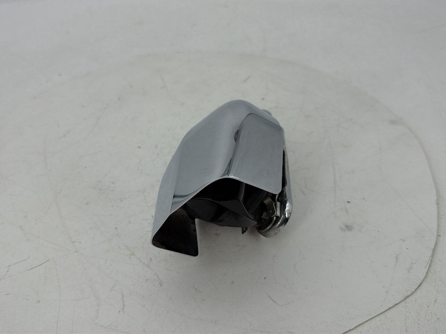 2007 - 2017 Harley-Davidson Dyna Super Glide Custom Horn Signal Klaxon Chrome Cover 69012-93B