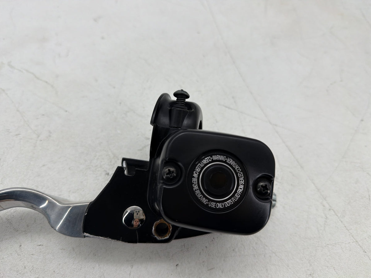 2005 Harley Dyna Wide Glide FXDWG OEM Front Right Brake Lever Master Cylinder