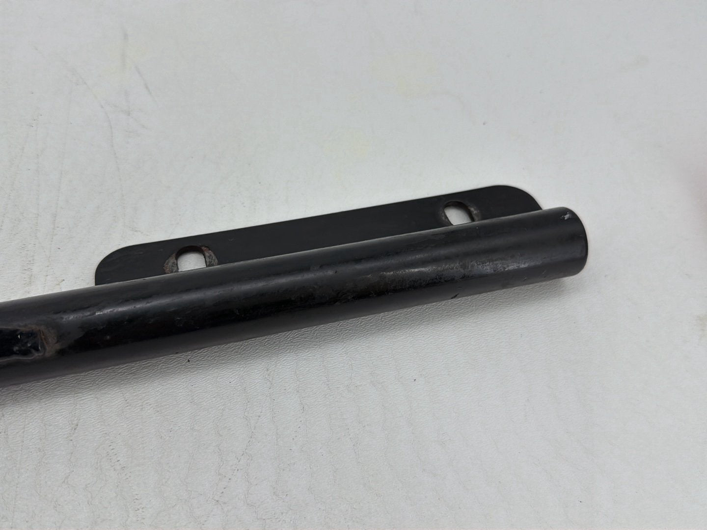 2009 Harley Dyna Street Bob OEM Exhaust Muffler Interconnect Bracket Support Bar