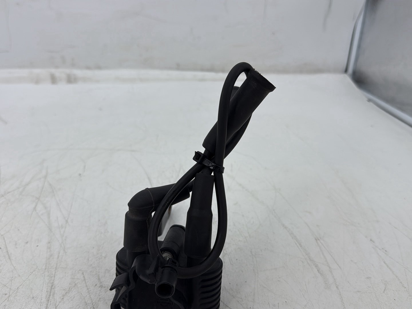 2013 Harley Forty-Eight Sportster 1200X OEM Ignition Coil Spark Plugs Cable