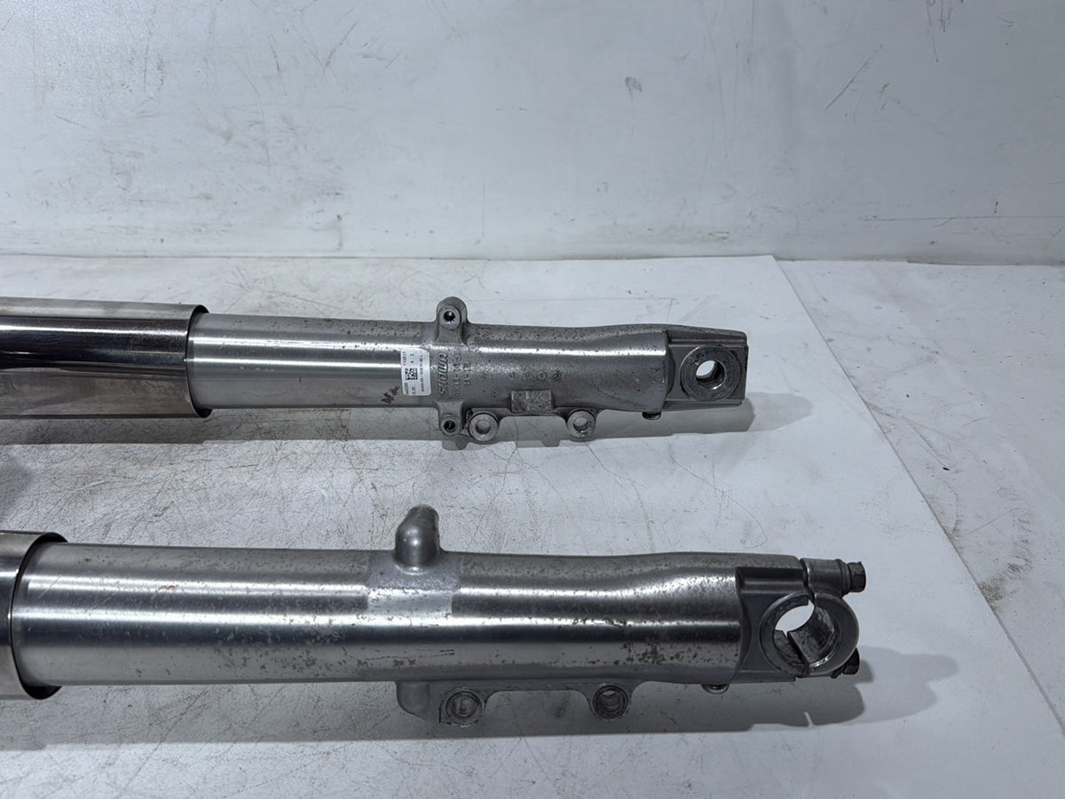 11 Harley Road Glide Touring OEM Front Triple Tree Set & LH RH Fork Legs Sliders