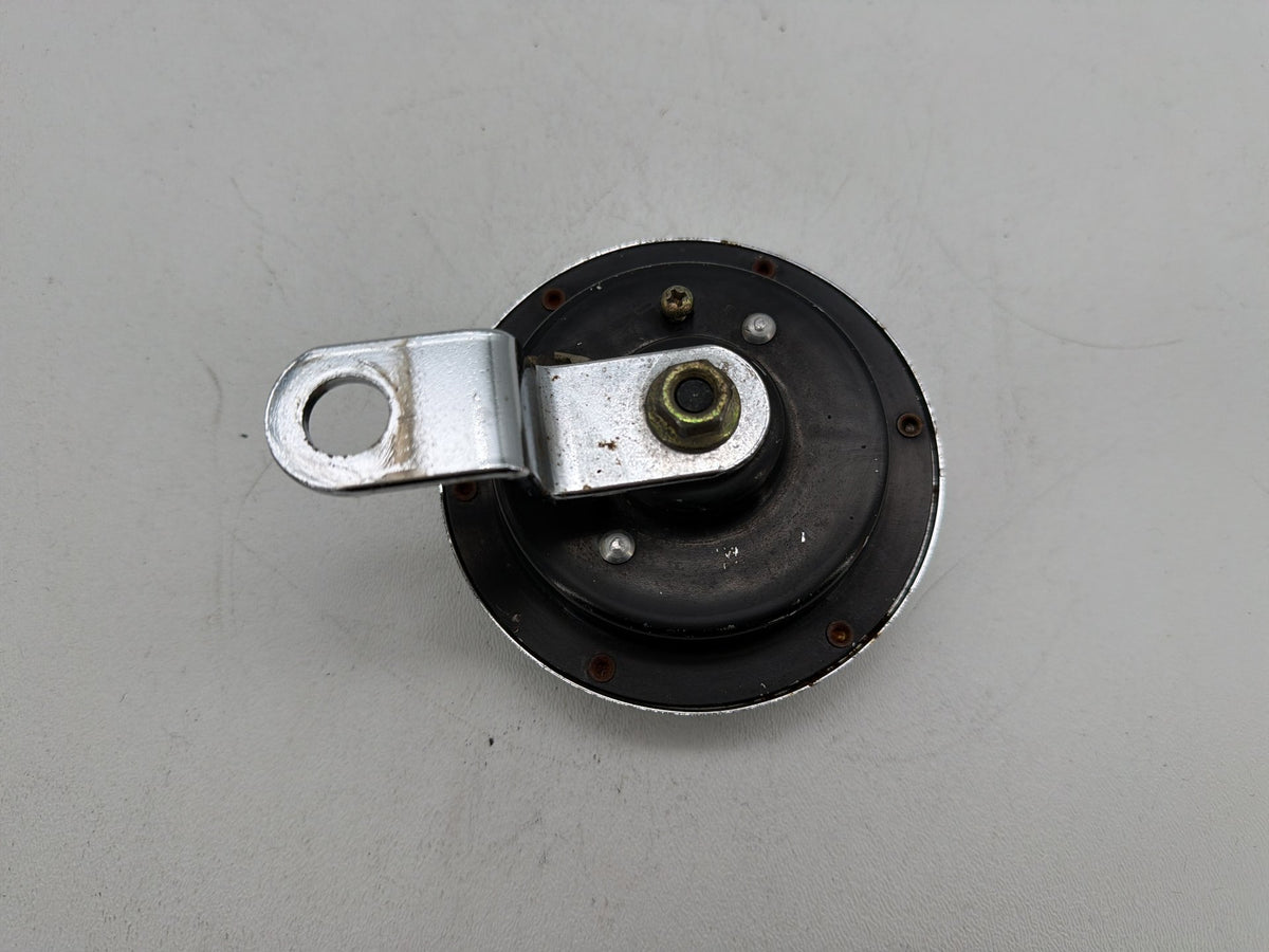 1994 Harley Softail Custom FXSTC OEM Horn Signal Klaxon Chrome Cover