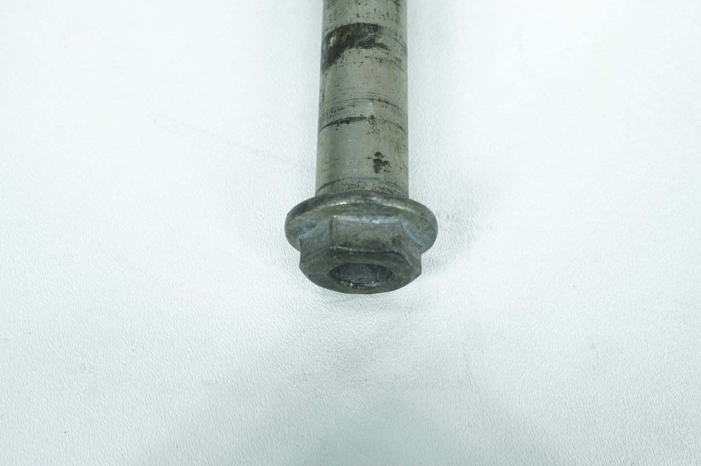 2007 - 2017 Harley-Davidson Dyna Switchback Rear Wheel Axle Bolt Shaft 41114-08