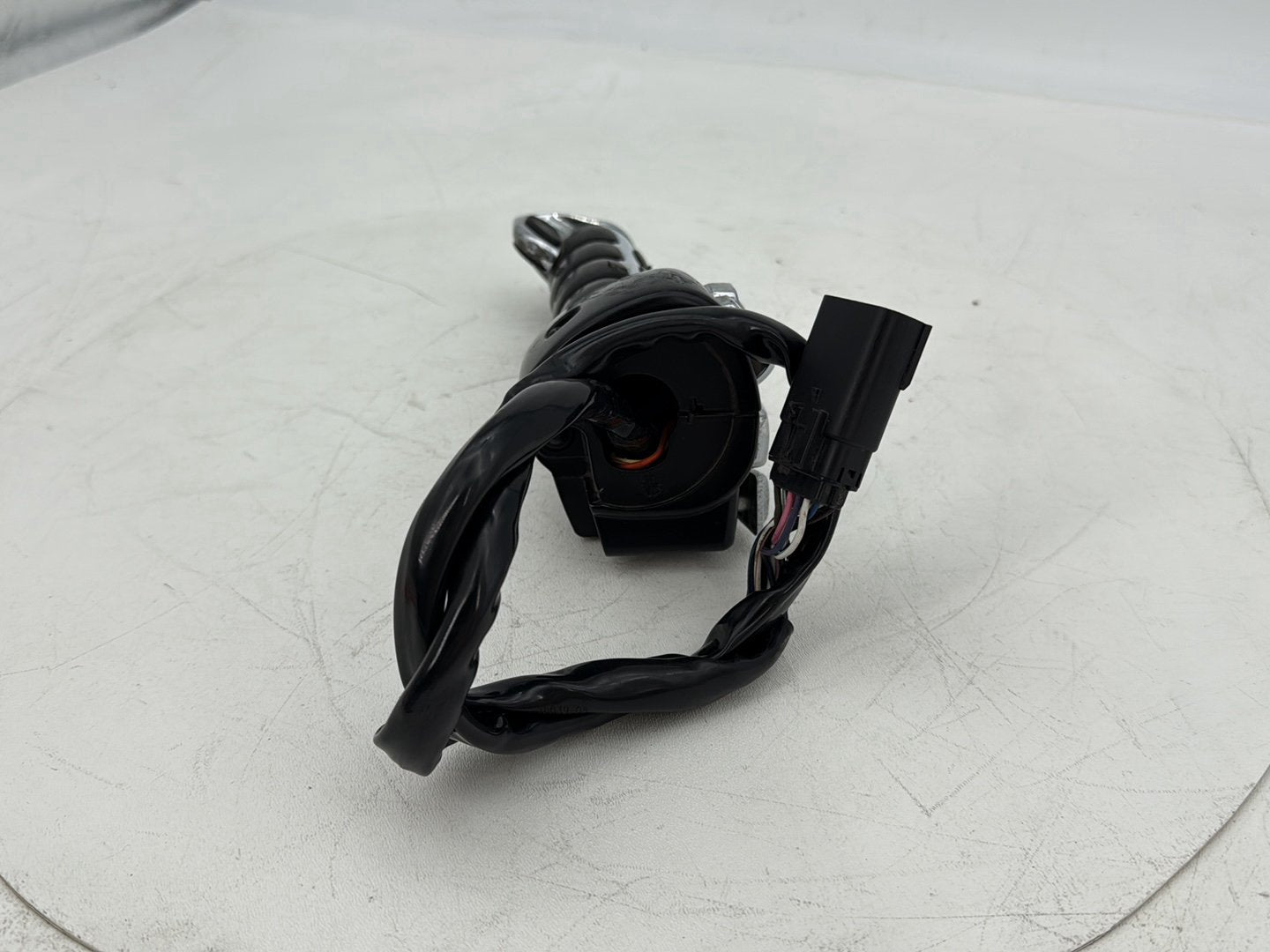 2007 - 2012 Harley-Davidson Touring Electra Glide Ultra Right Engine Start Kill Switches Controls 	71684-06