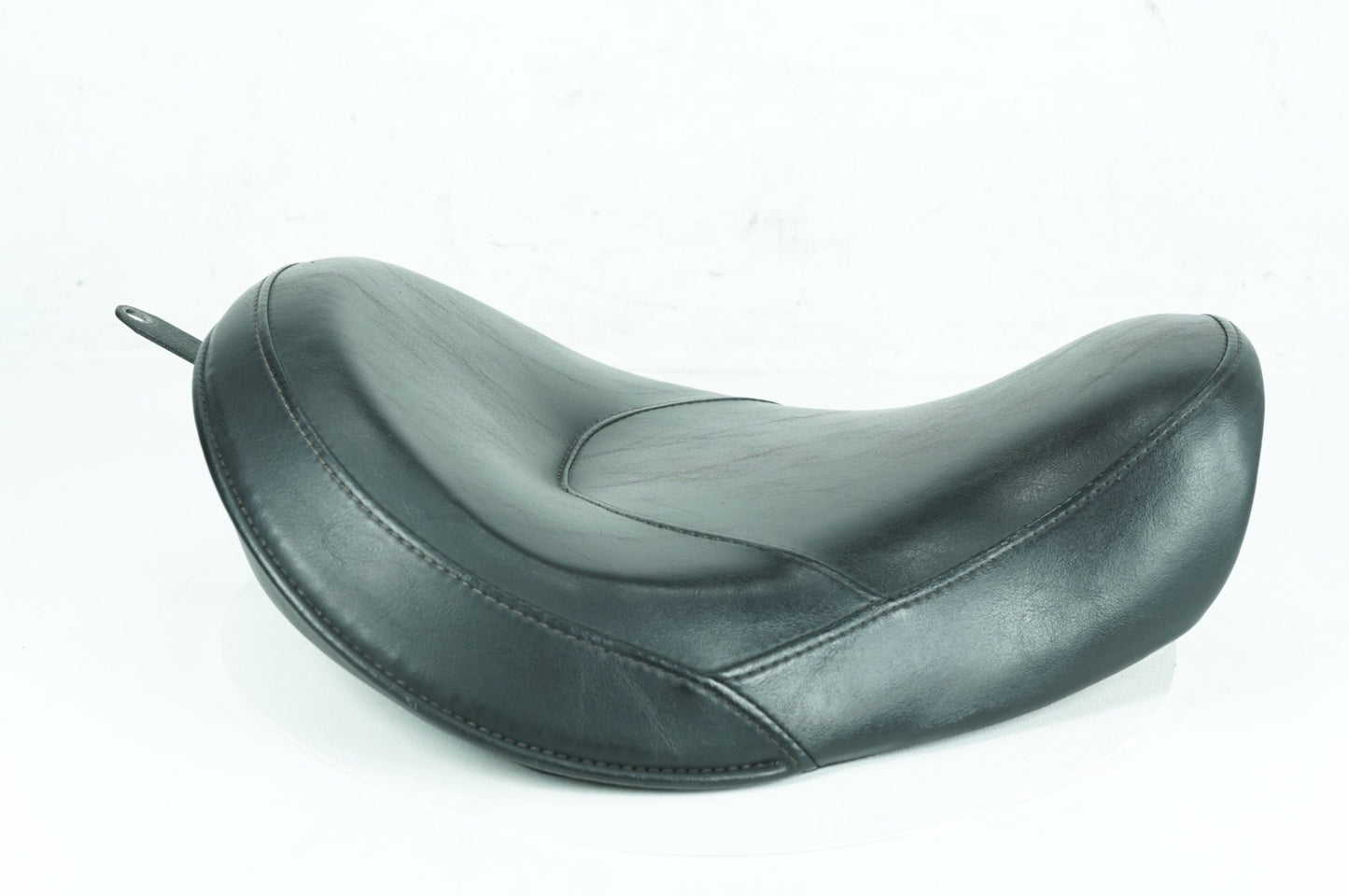 2007 - 2017 Harley-Davidson Dyna Street Bob Rider Driver Solo Seat Pillion 51475-09A