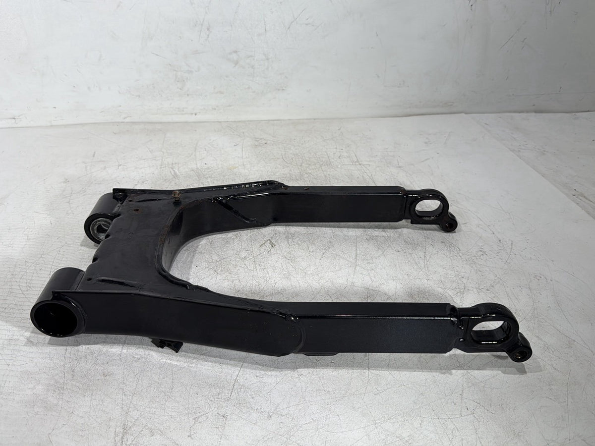 2006 Harley Electra Glide Touring Ultra FLHTCUI OEM Rear Fork Swingarm Swing Arm