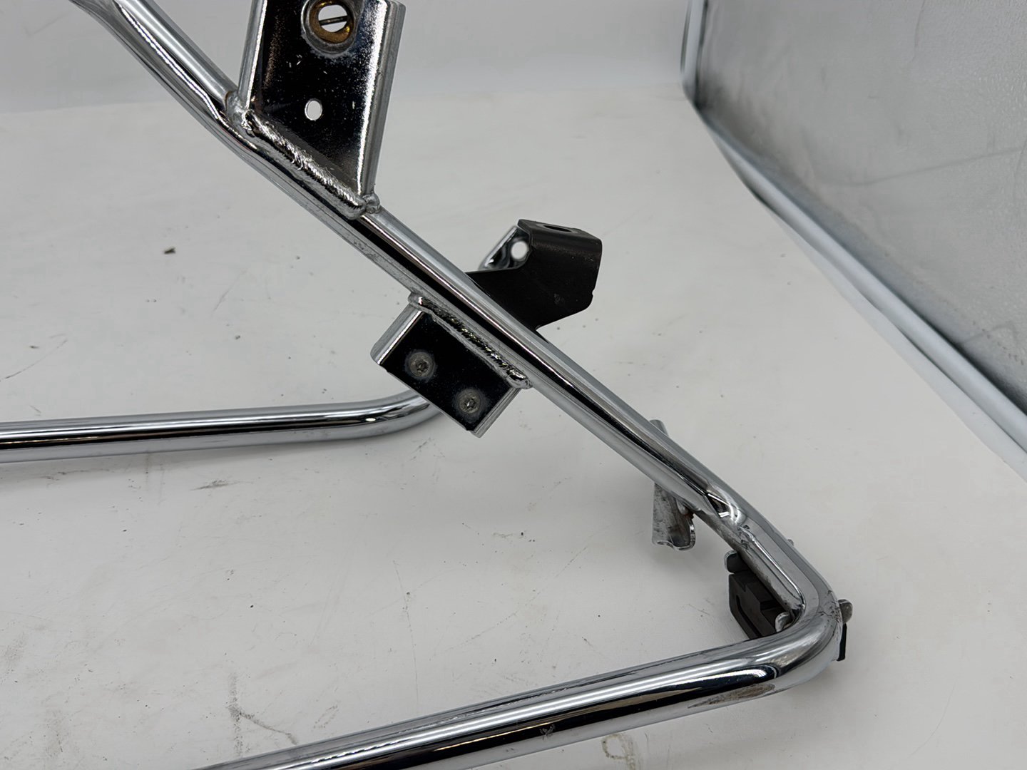 2007 - 2012 Harley-Davidson Touring Road Glide Rear Left Right Saddlebag Guard Rails Bar 	49206-09
