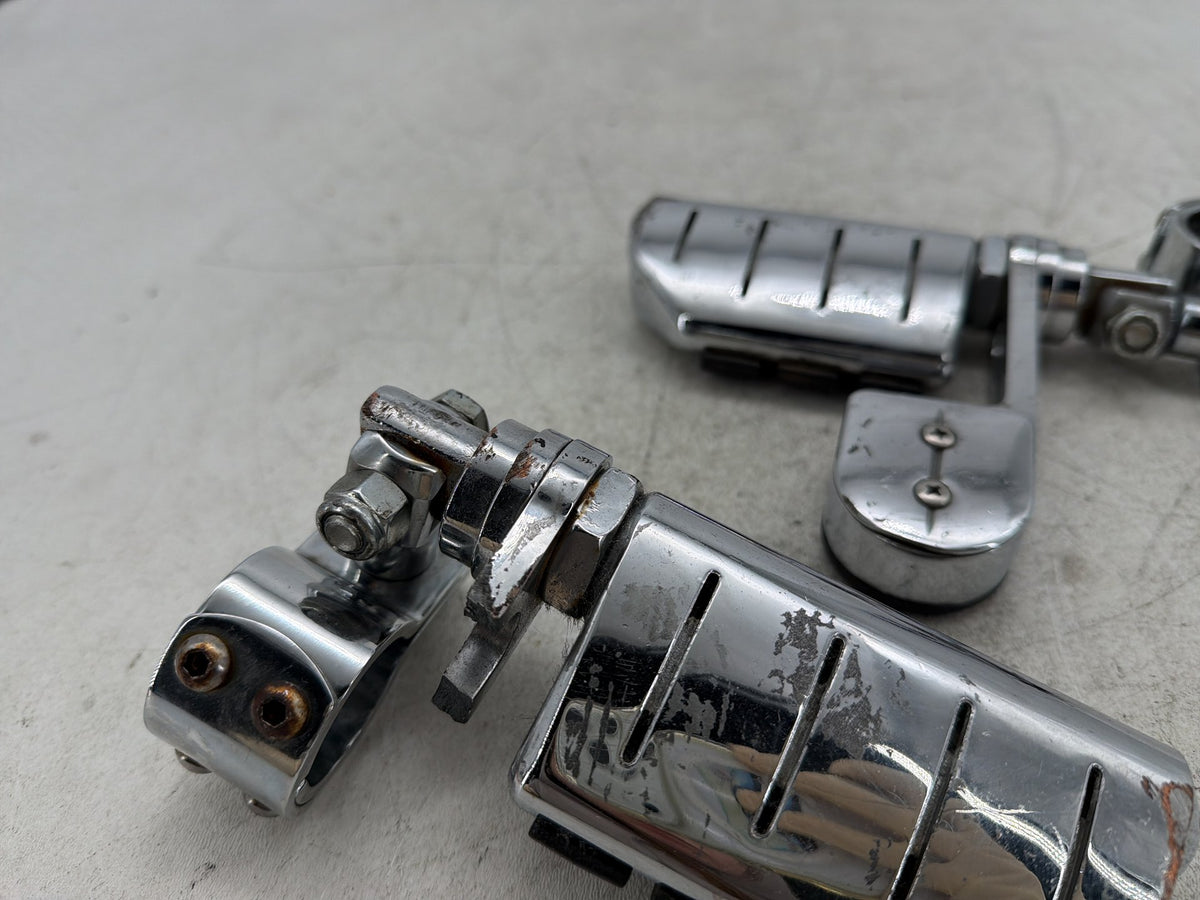 2010 Harley Electra Glide Touring Ultra OEM Front Right Left Highway Foot Pegs