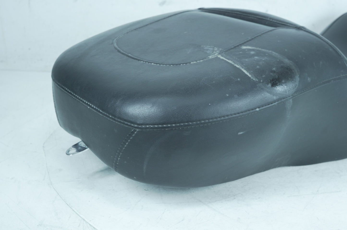 2007 - 2011 Harley-Davidson Touring Electra Ultra Passenger Rider Driver Seat Saddle 52164-10